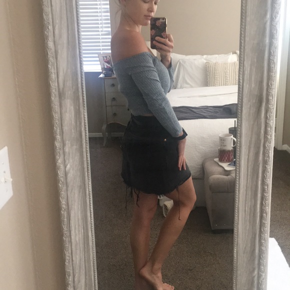 Levis denim destroyed skirt - Picture 2 of 9